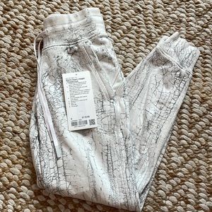 Lululemon jogger thread dye, never worn, size 0